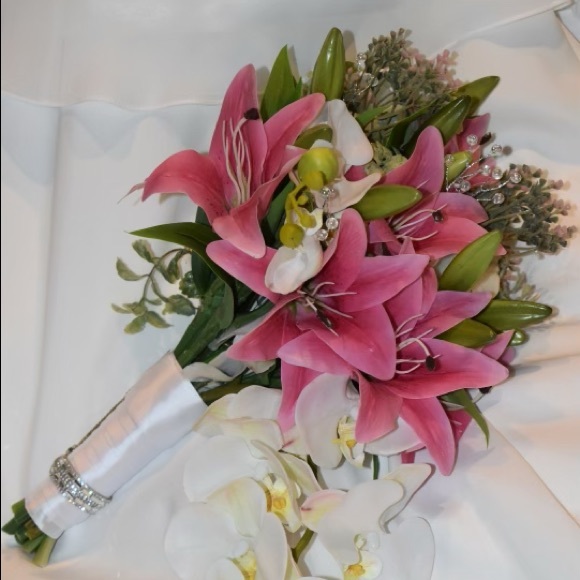 WEDDING DRESS - Picture 5 of 10